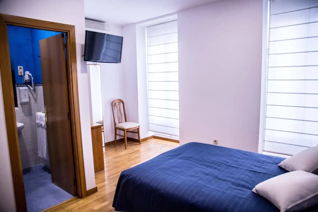 Hostal Montaloya - photo 4