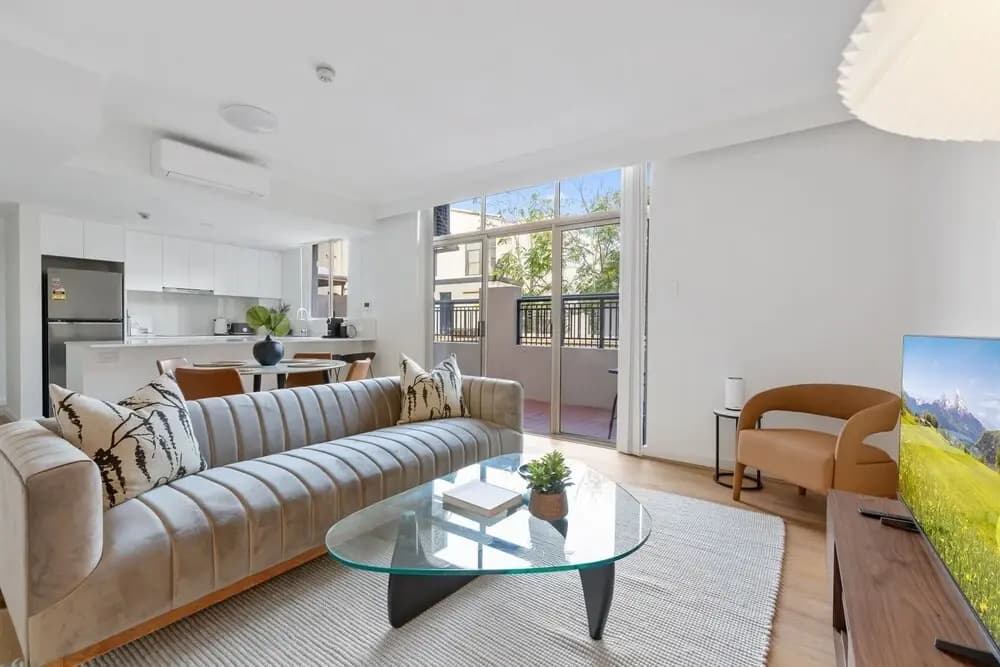 Stylish 2-bed Apartment With Pool in Camperdown - photo 16
