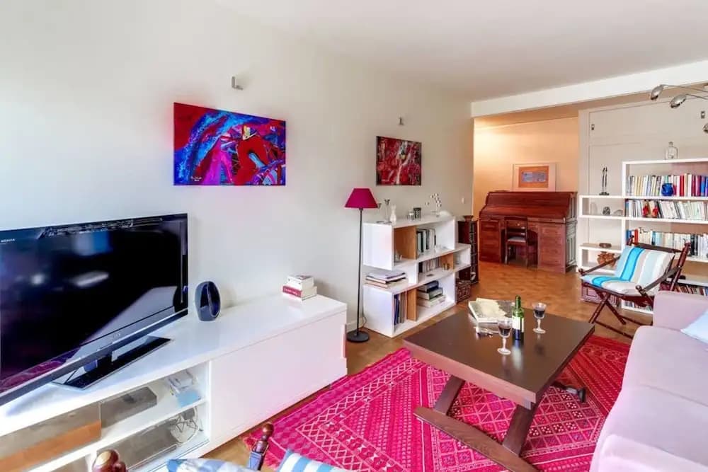 Spacious Apartment Near Exhibition Park - photo 3