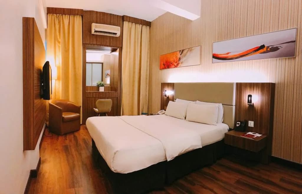 The Landmark Hotel - photo 6