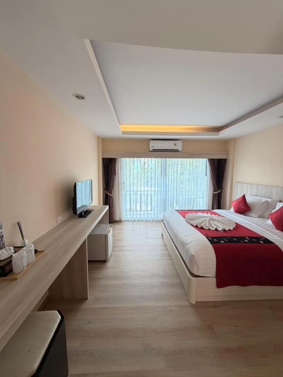MM Hill Hotel - photo 29