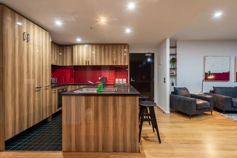 Luxury 3 Bed 2 Bath City Views - photo 19