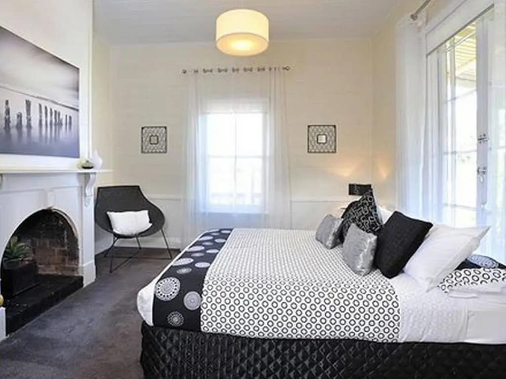 Healesville Garden Accommodation — The Grand Hotel - photo 3