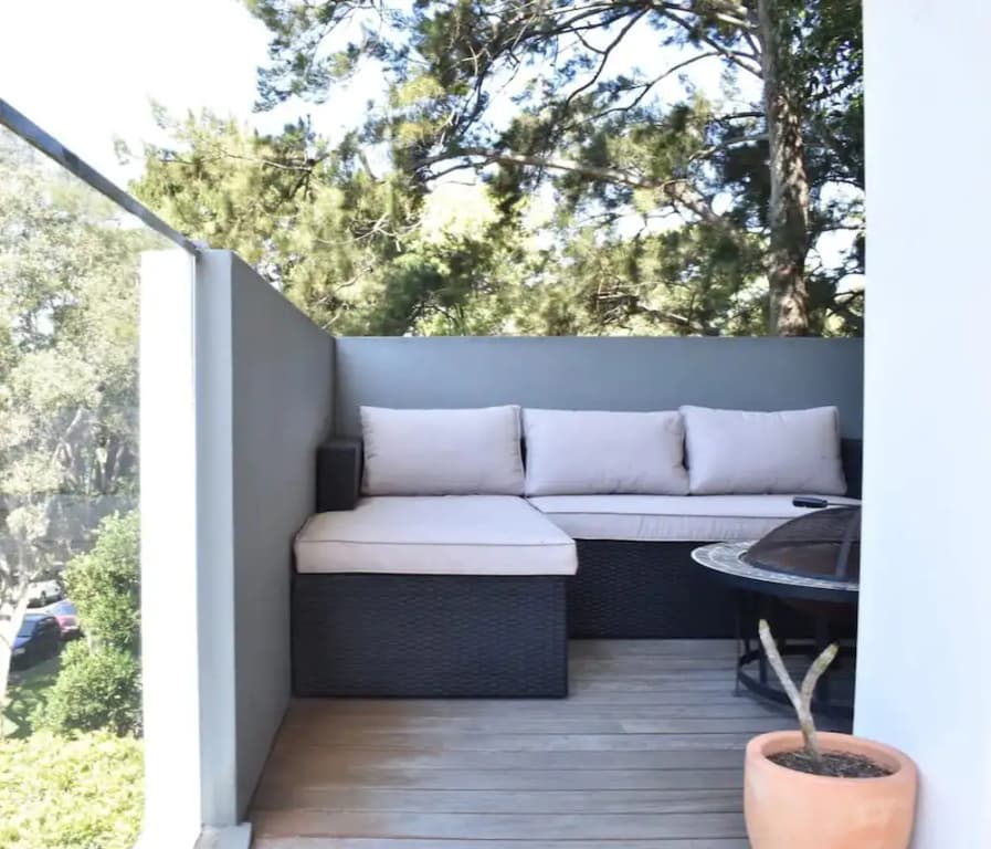 Bright and Open 2 Bedroom Bondi Flat - photo 10
