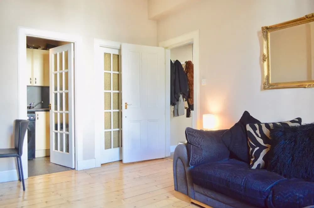 Central 1 Bedroom Flat Sleeps 2 - photo 10