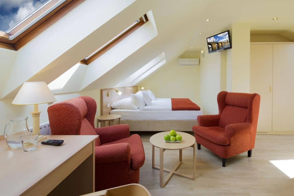 Hotel Julian - photo 15