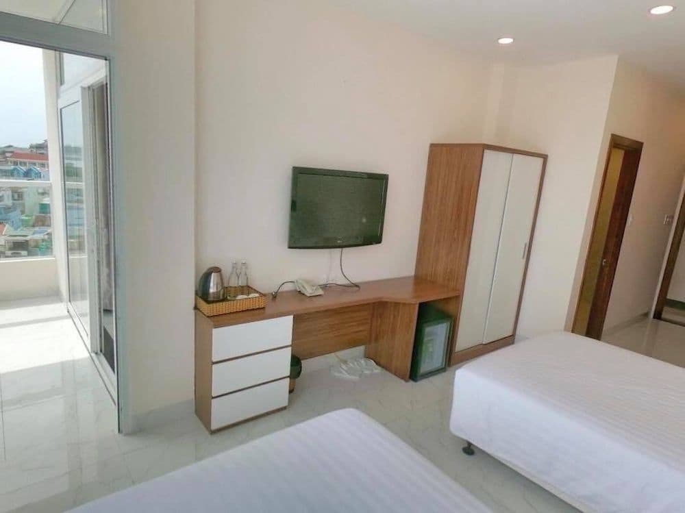 Cliff Hotel - photo 2