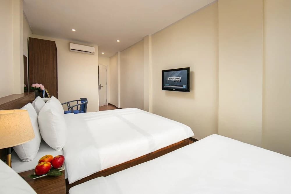 Queen Cafe Hotel & Pub - photo 5
