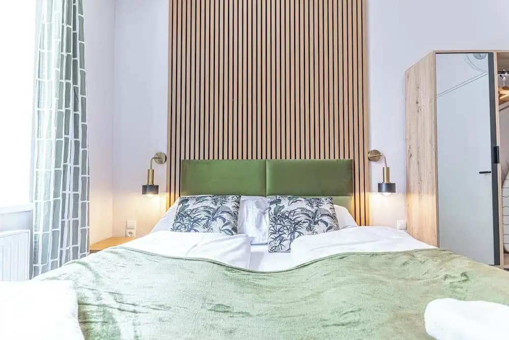 4BR Apt. for Groups 6-Min to Stadthalle - photo 17