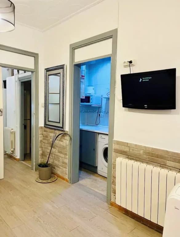 Basic Interior Apartment Sagrada Familia - photo 2
