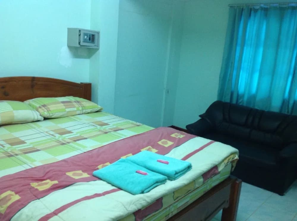 Bam Bus Motel 2 - photo 2