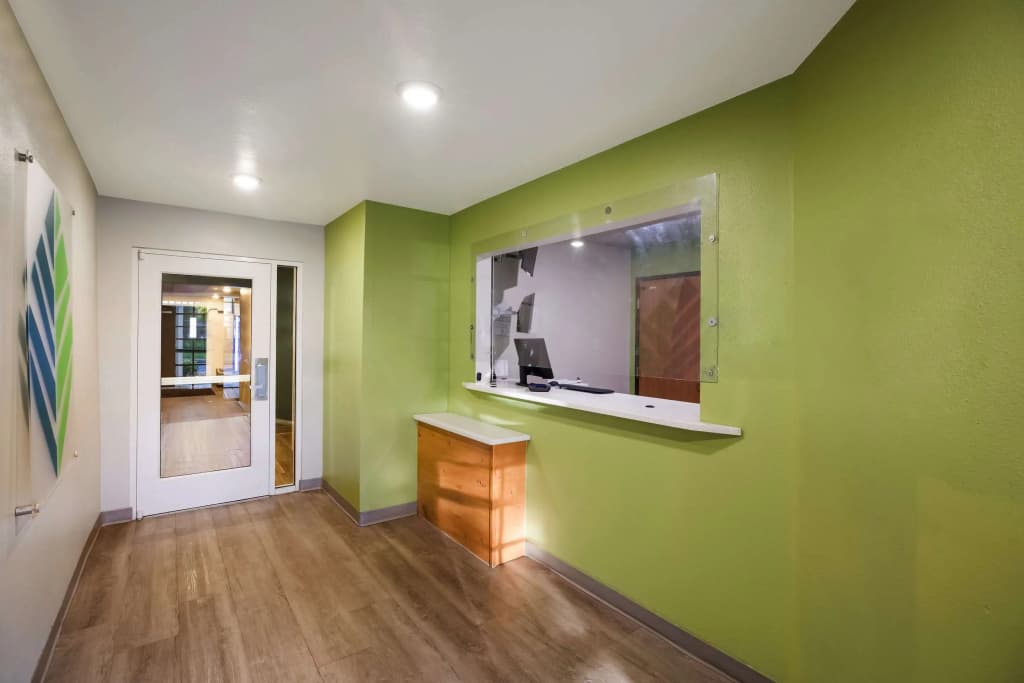 WoodSpring Suites Orlando North - Maitland - photo 2