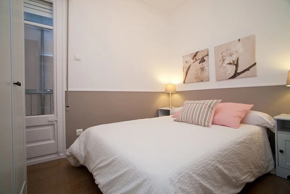 Cute & Spacious Eixample Apartment - main photo