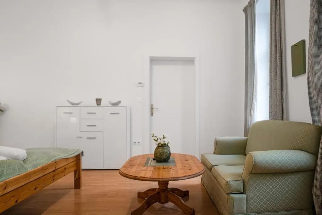 Elegant 2BR Apartment - near Bahnhof Wien Meidling - photo 5