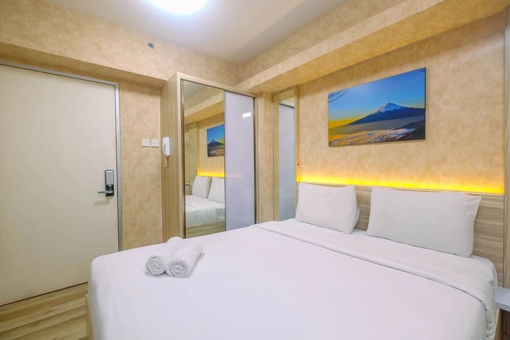 Elegant Studio (No Kitchen) Apartment at Green Bay Pluit - photo 2