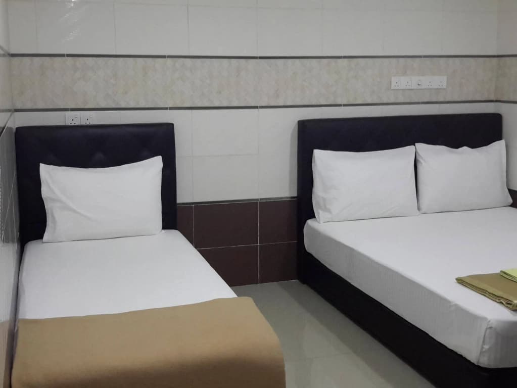 Bukit Beruntung Business Hotel - photo 3