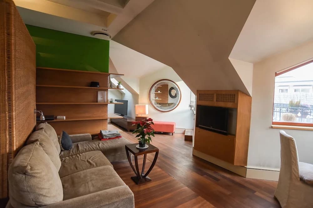 Pelicanstay Montaigne Apartments - photo 5
