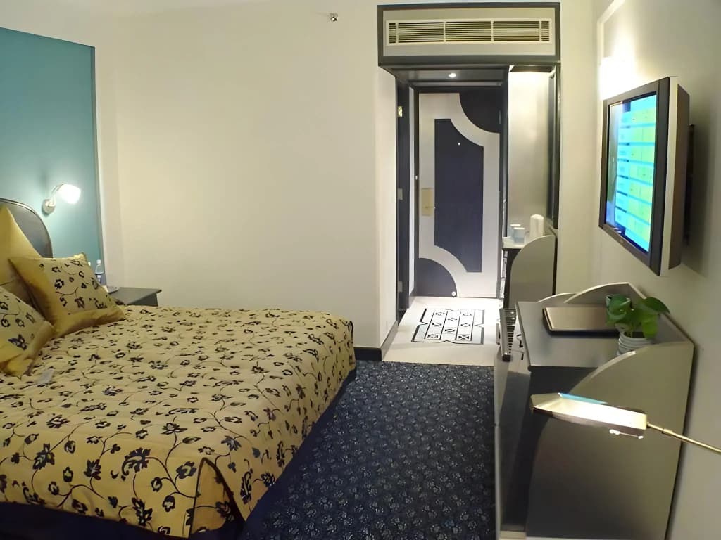 The Suryaa New Delhi - photo 3