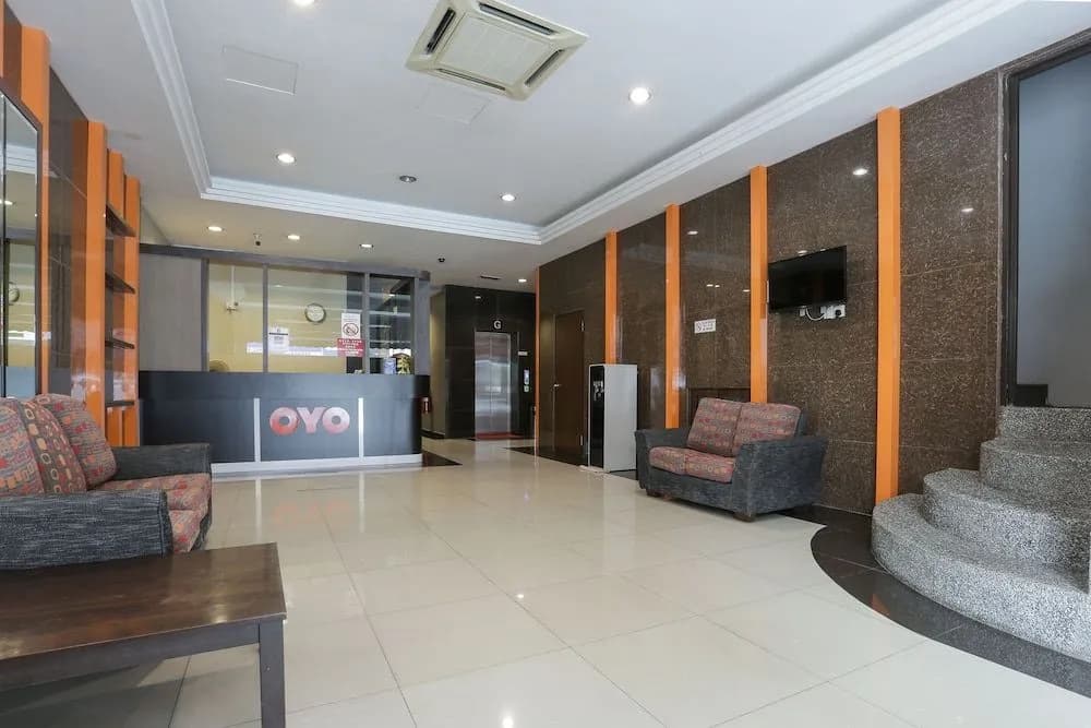 OYO 90157 One World Hotel - photo 2