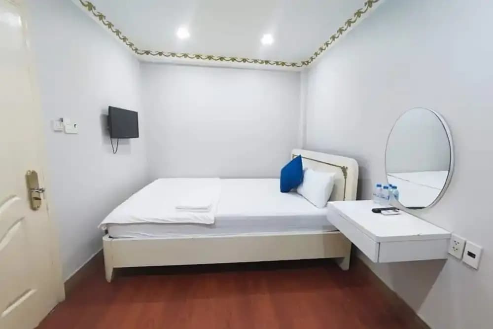 Crowne Bui Vien Hotel - photo 25