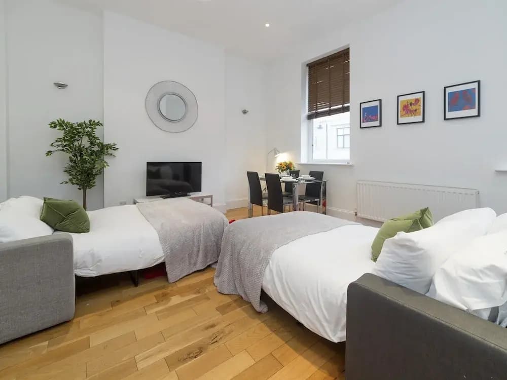 Boutique Tower Bridge Apartment - photo 4