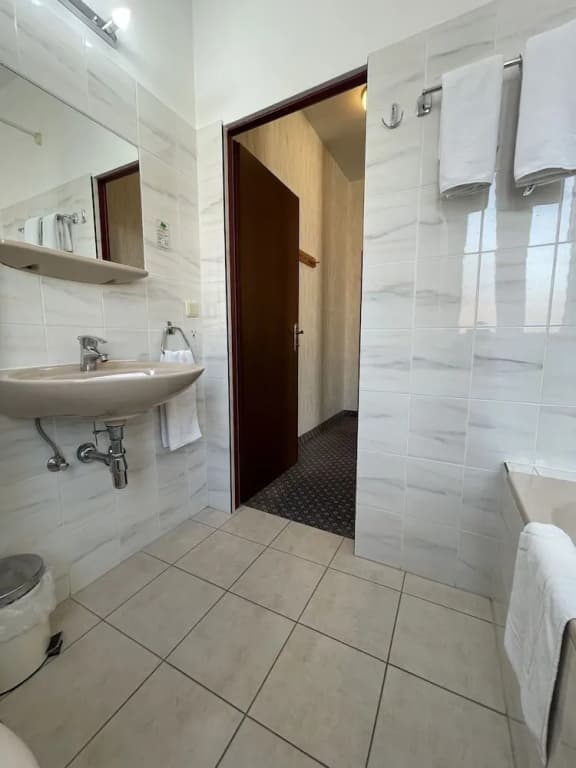 Hotel Tabor rooms - photo 8