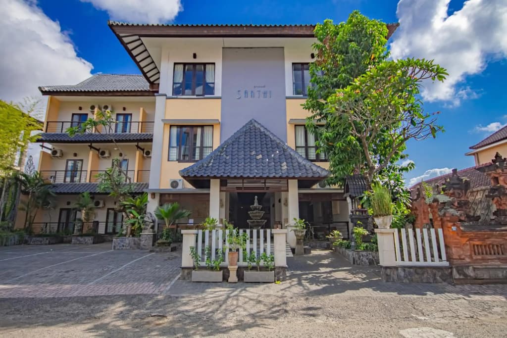 Grand Santhi Hotel - photo 1
