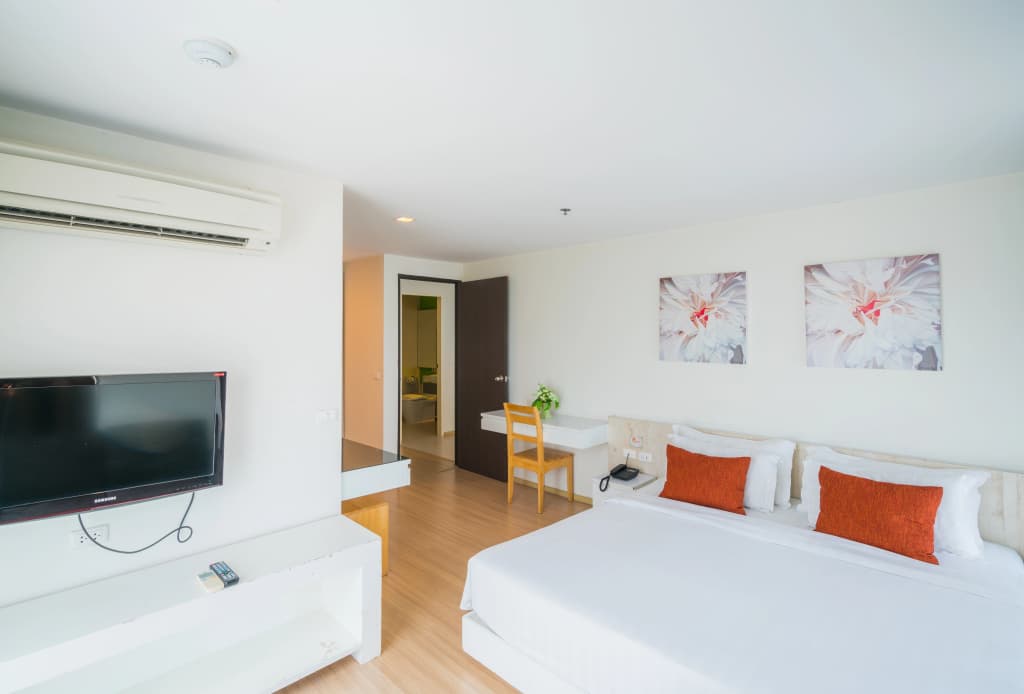 Brighton Hotel & Residence - photo 4