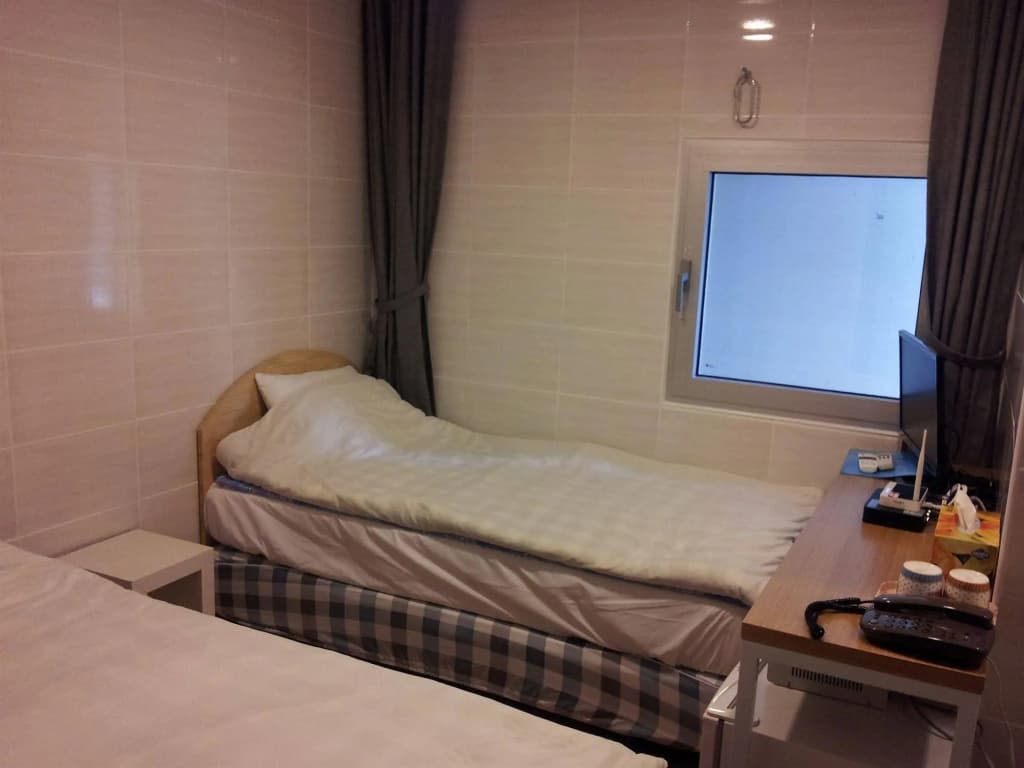 Click Hotel - photo 4
