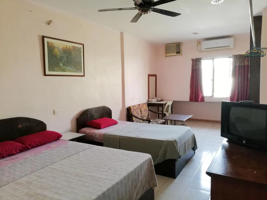 New Budget Inn Hotel - photo 15
