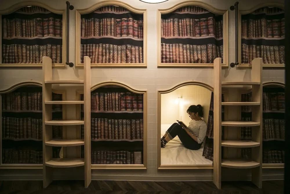 The Wardrobe Hostel Libreria - photo 26