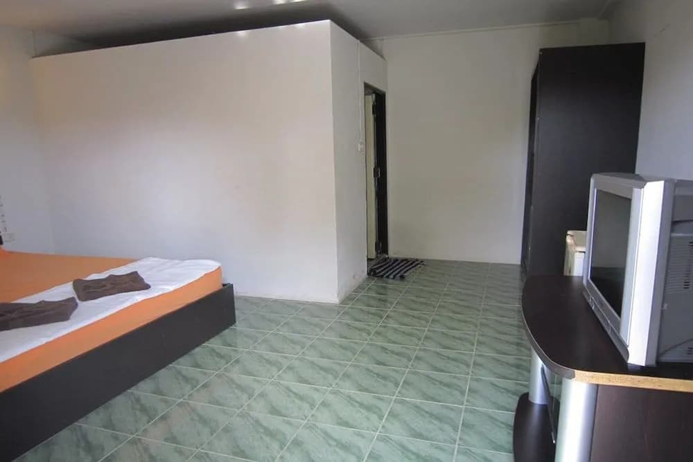 Run's Bed & Breakfast - photo 3