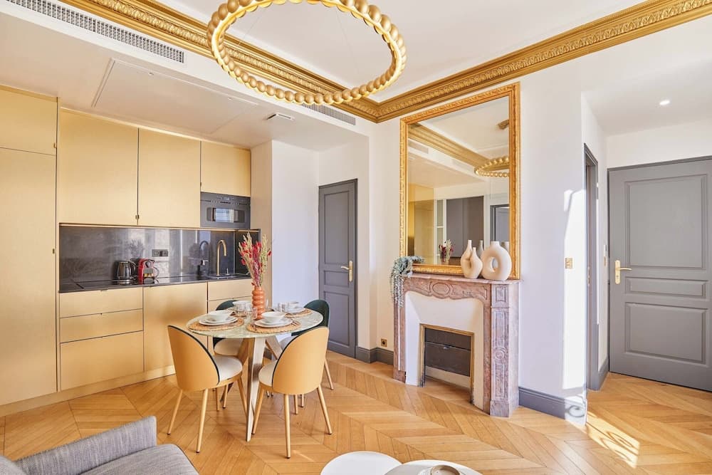 Superb AC- 2bdr Apartement Montaigne/arc de Triomphe - photo 9