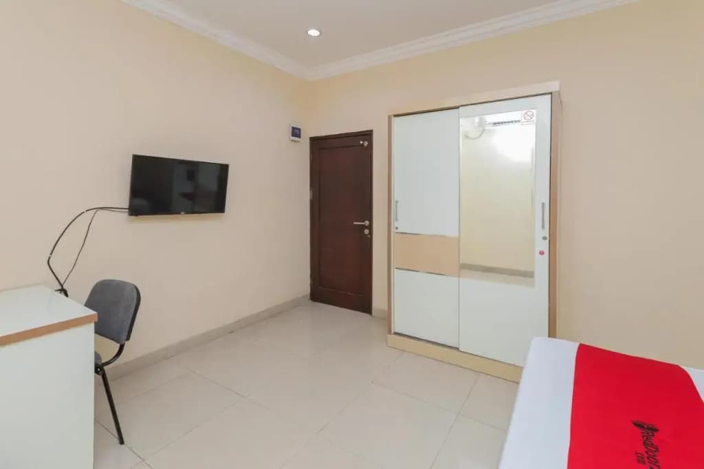 Wisma Basco Syariah by OYO Rooms - photo 29