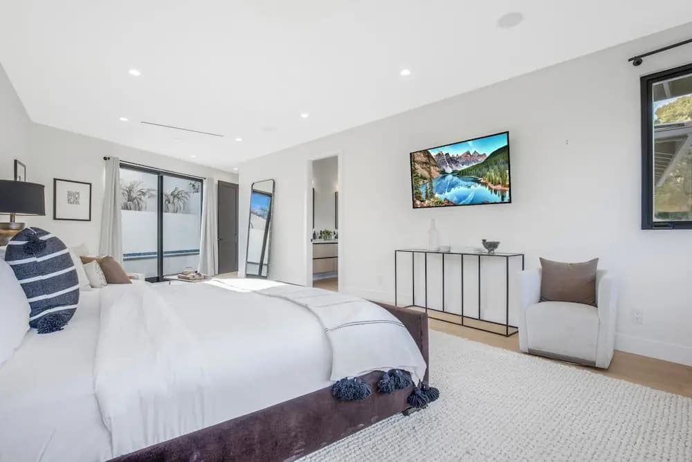 Belden Modern Villa - Iconic Hollywood Hills Retreat - photo 2