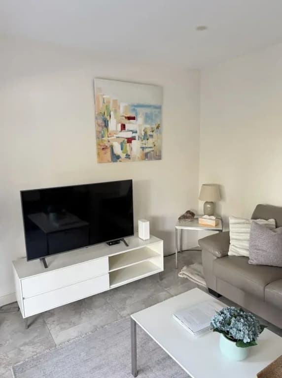 Manly 3 Bedroom Home - Upper Duplex - photo 18