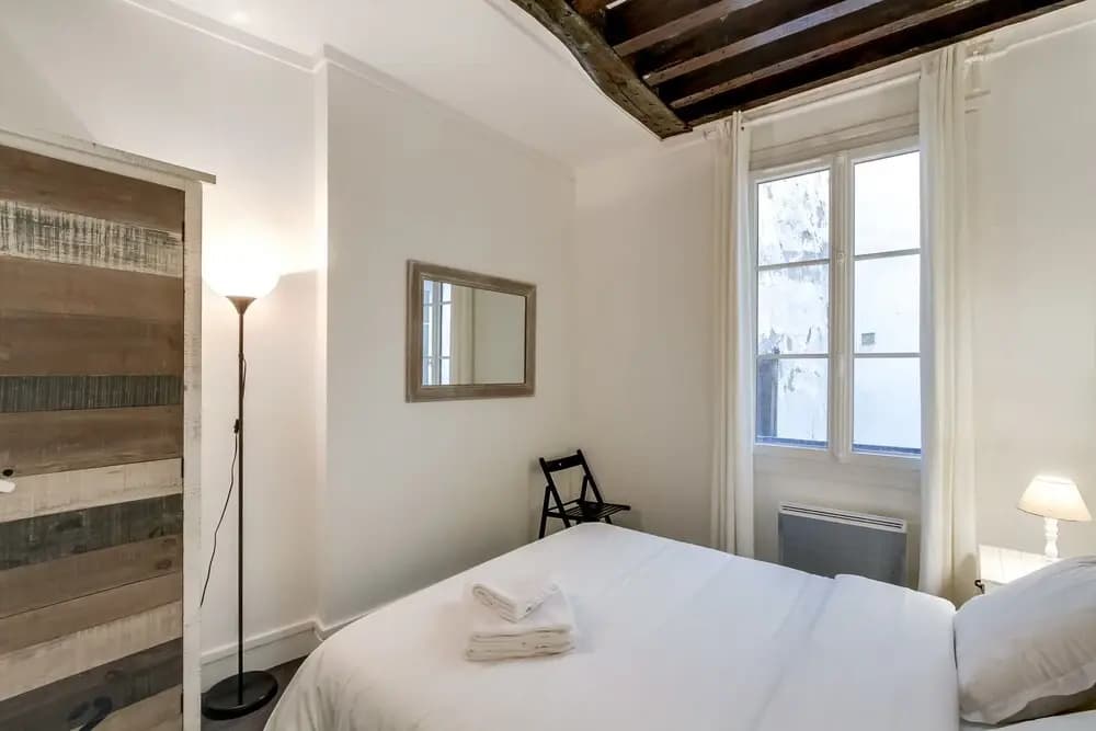 Louvre Area - Saint Honoré Apartment - photo 2