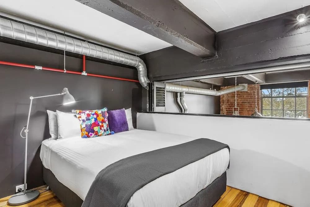 BOUTIQUE STAYS - Loft on Rose - photo 2