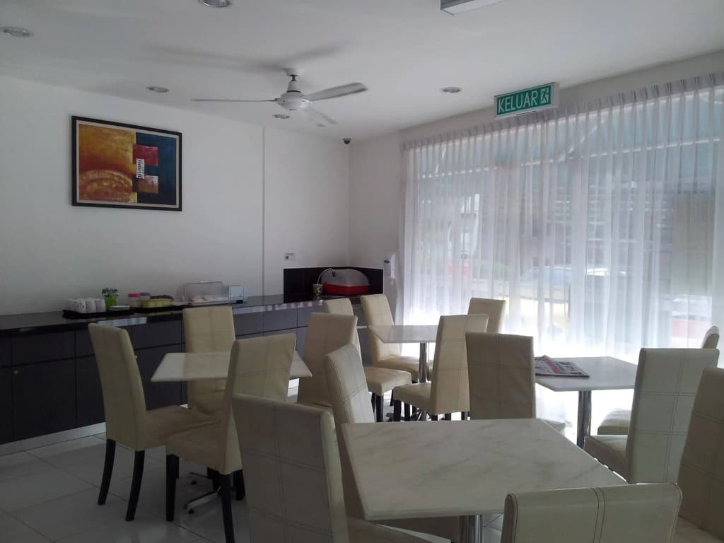 SR Inn - photo 13