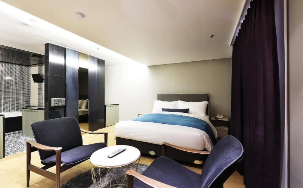 Elle Inn Hotel - photo 7