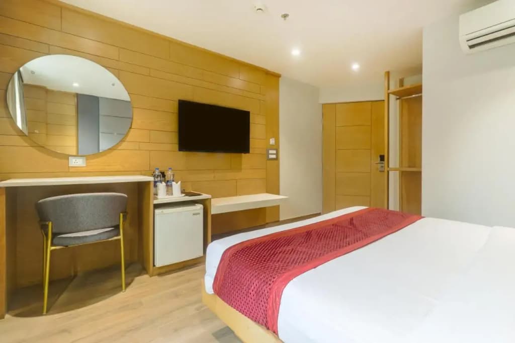 Hotel Bricks, Karol Bagh, New Delhi - photo 9
