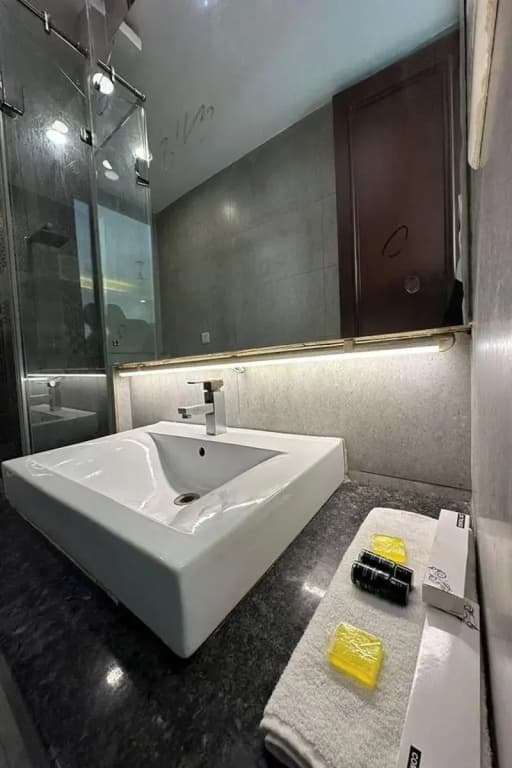 Hotel The Imperio - photo 17