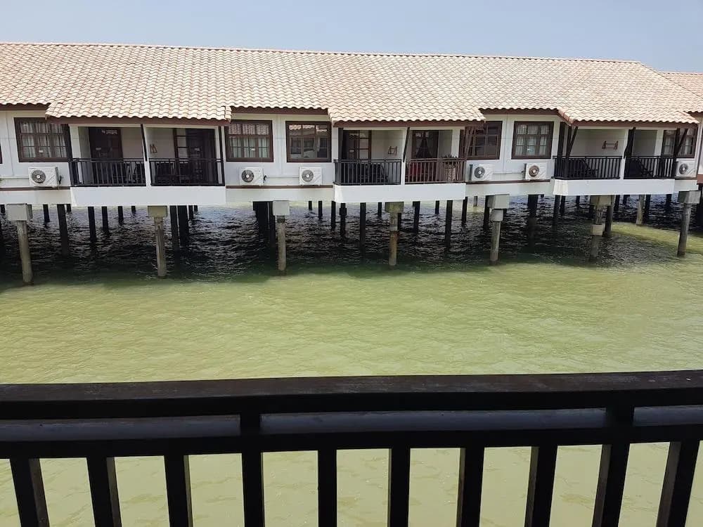 Crystal Private Water Chalet - photo 25