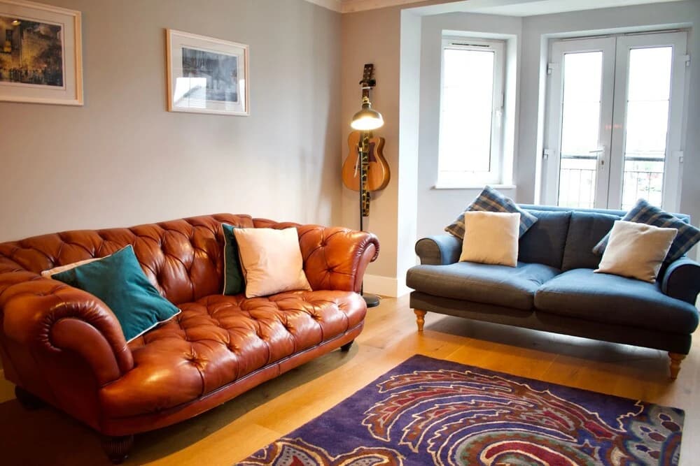 Large 2 Bedroom Flat in Leith With Free Parking - photo 10