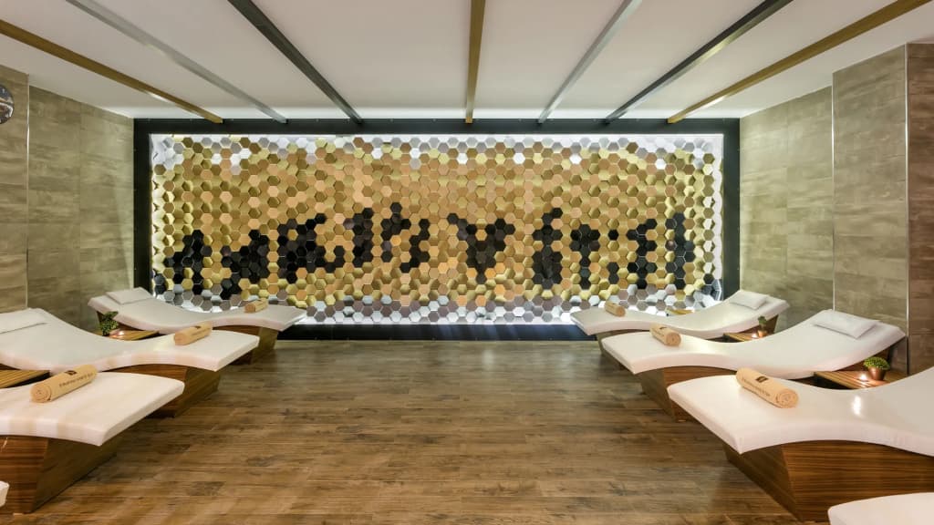 B Business Hotel & Spa - photo 24