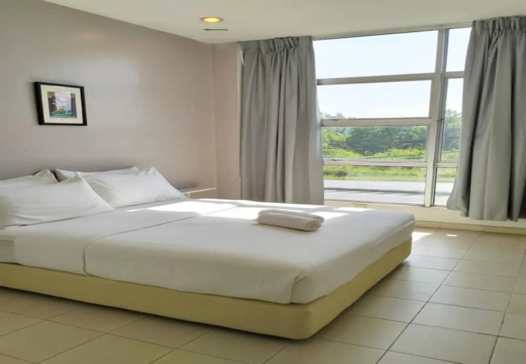 1108 Hotel Sungkai - photo 1