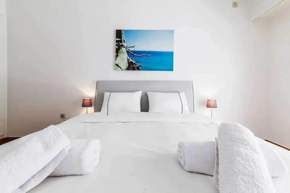 Best Located Spacious Apartment - photo 2