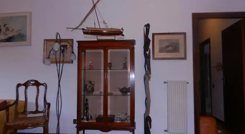 Lucy's Holiday House - photo 1