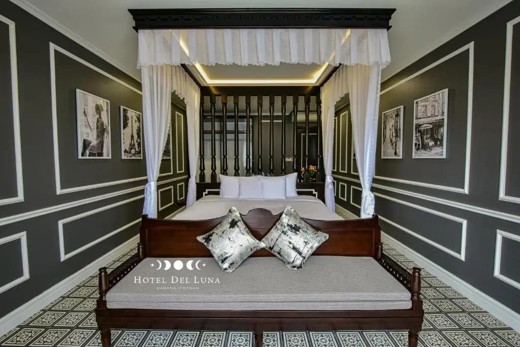 Hotel Del Luna - photo 4