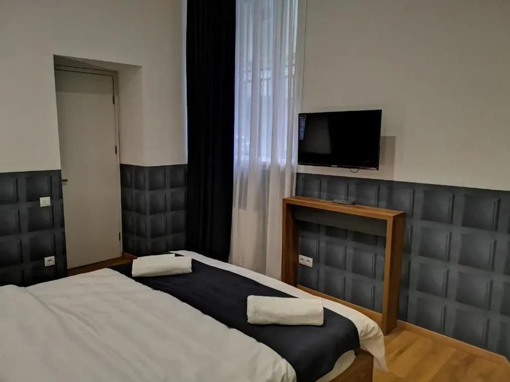 3 Rooms Hotel - photo 3